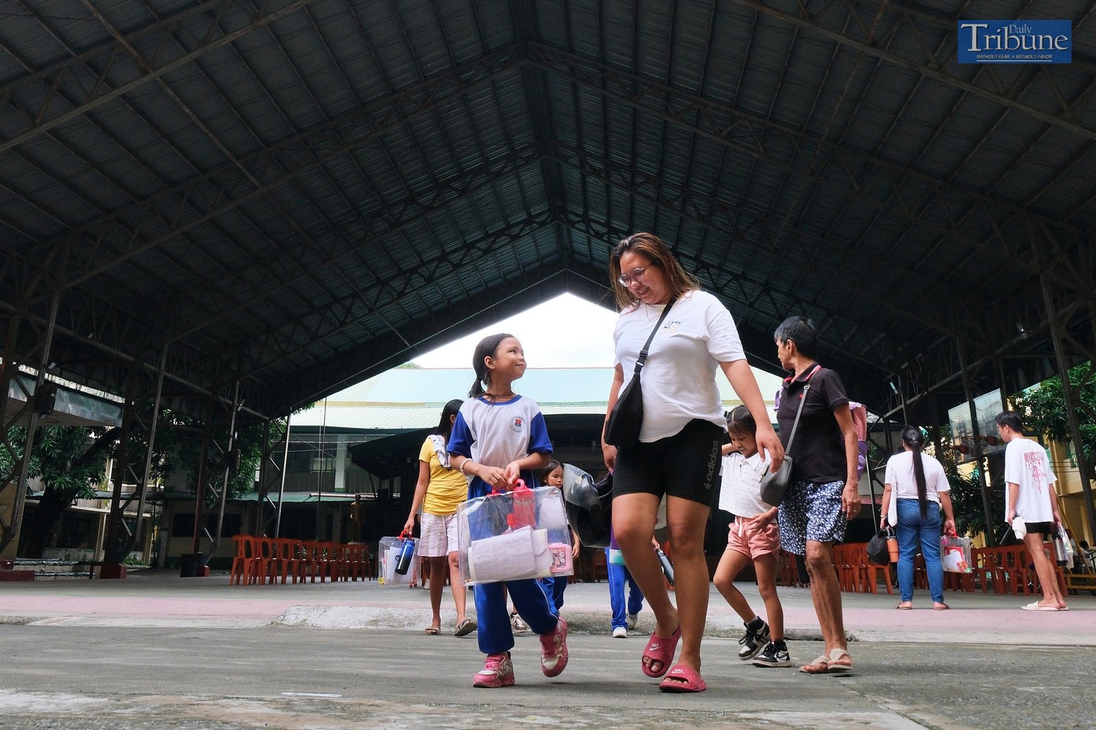 TRIBUNE-backtoschool-scenes